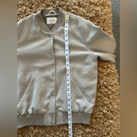 Aritzia: EUC Wilfred Poussin Bomber, Size: Medium - Picture 10 of 11